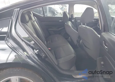 2019 Nissan Altima 2.5 Sv z USA, uszkodzony, nr VIN 1N4BL4DV4KC137589